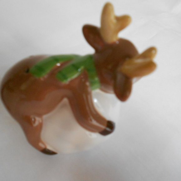 Reindeer Salt & Pepper Shakers Boxed - Picture 6 of 8